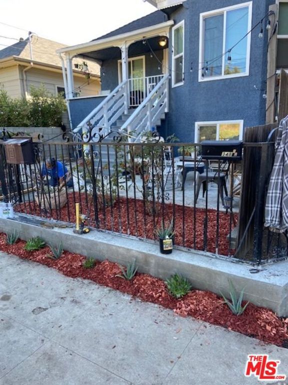 346 Laveta Terrace, Los Angeles, CA 90026 — exterior