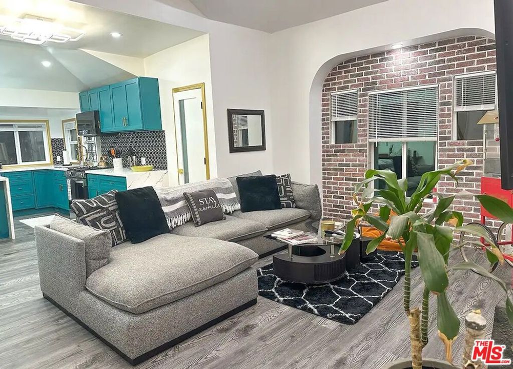 346 Laveta Terrace, Los Angeles, CA 90026 — photo 2