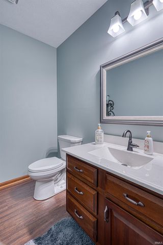 5666 N Cypress Street, Newburgh, IN 47630