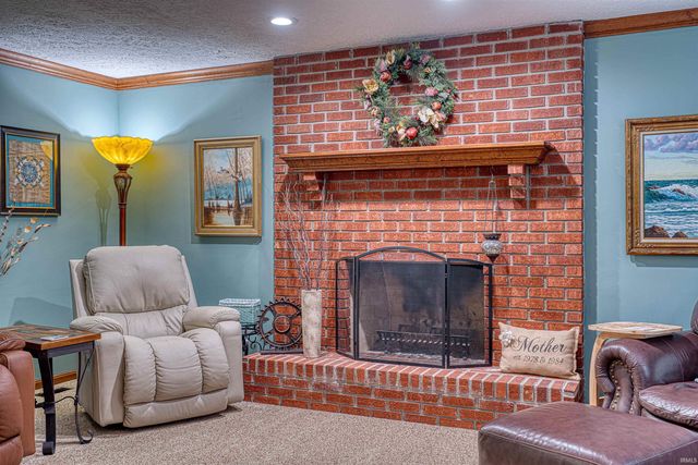 5666 N Cypress Street, Newburgh, IN 47630