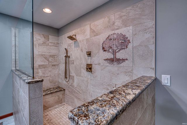 5666 N Cypress Street, Newburgh, IN 47630