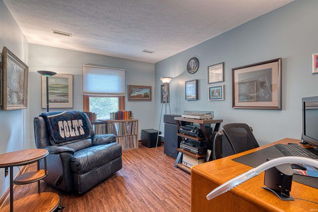 5666 N Cypress Street, Newburgh, IN 47630