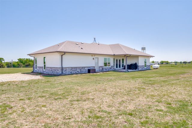 475 County Road 4930, Leonard, TX 75452