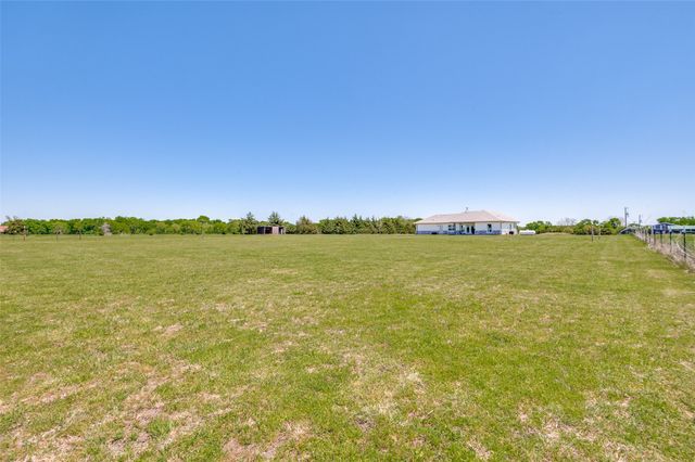 475 County Road 4930, Leonard, TX 75452