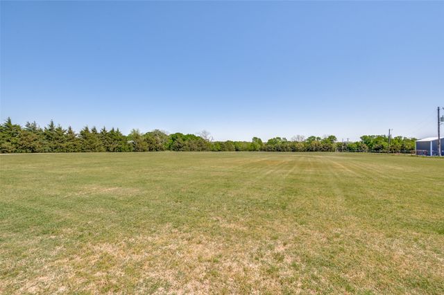 475 County Road 4930, Leonard, TX 75452