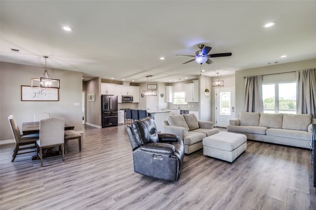 475 County Road 4930, Leonard, TX 75452