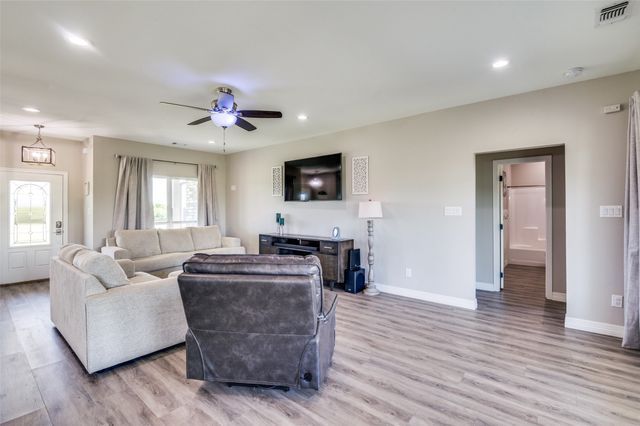 475 County Road 4930, Leonard, TX 75452