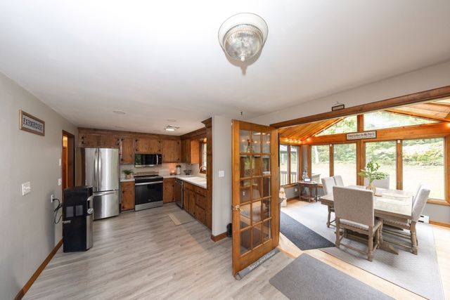 14 Old Village Rd, Sturbridge, MA 01566