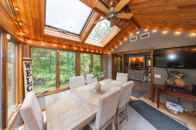 14 Old Village Rd, Sturbridge, MA 01566