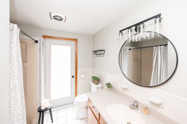 14 Old Village Rd, Sturbridge, MA 01566