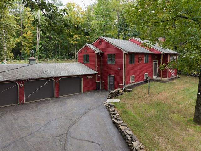 14 Old Village Rd, Sturbridge, MA 01566