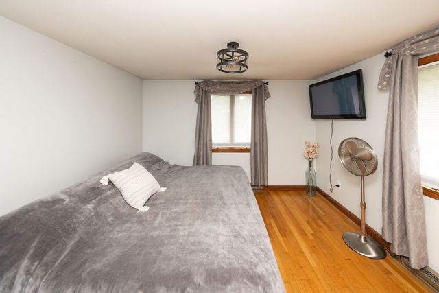 14 Old Village Rd, Sturbridge, MA 01566
