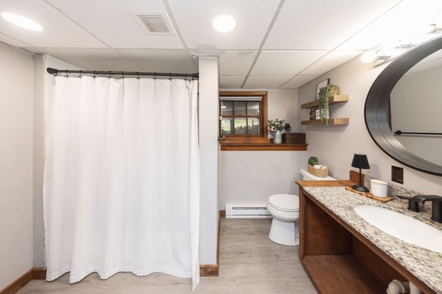 14 Old Village Rd, Sturbridge, MA 01566