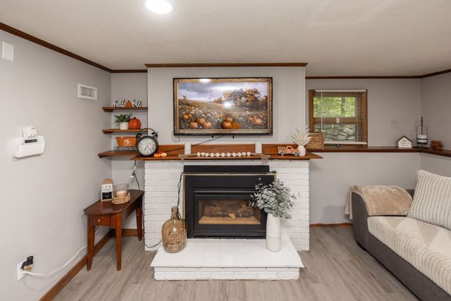 14 Old Village Rd, Sturbridge, MA 01566