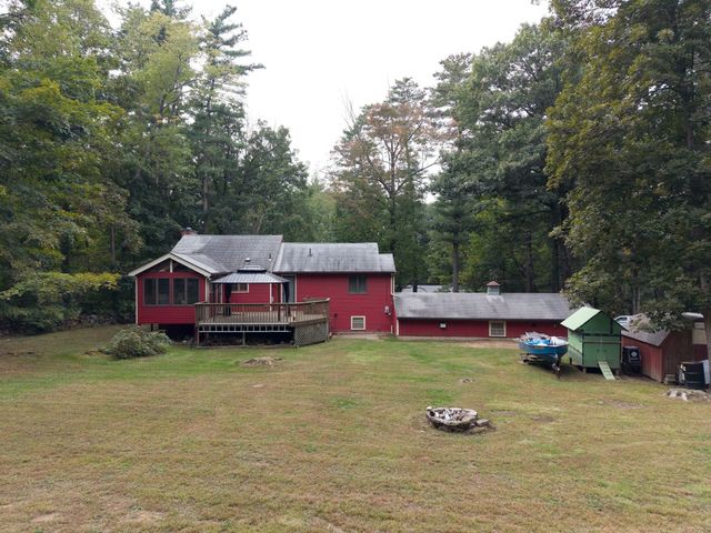 14 Old Village Rd, Sturbridge, MA 01566