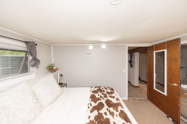 14 Old Village Rd, Sturbridge, MA 01566