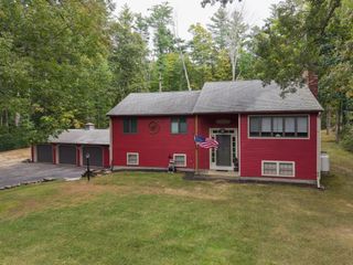 14 Old Village Rd, Sturbridge, MA 01566