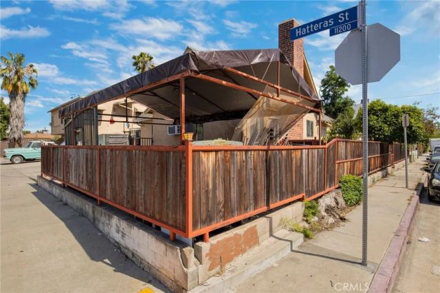 11234 Hatteras, North Hollywood, CA 91601