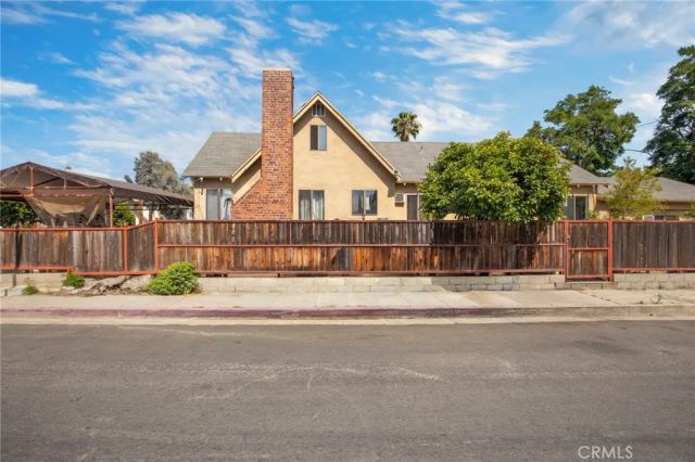 11234 Hatteras, North Hollywood, CA 91601