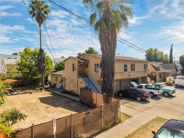 11234 Hatteras, North Hollywood, CA 91601