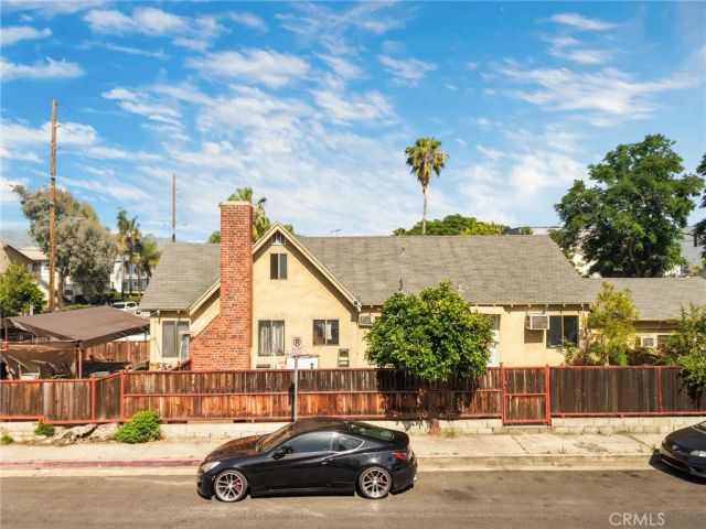 11234 Hatteras, North Hollywood, CA 91601