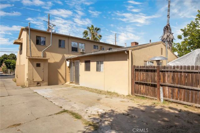 11234 Hatteras, North Hollywood, CA 91601