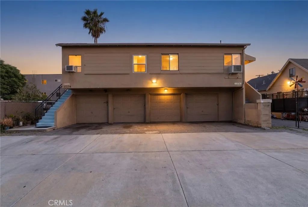 11234 Hatteras, North Hollywood, CA 91601