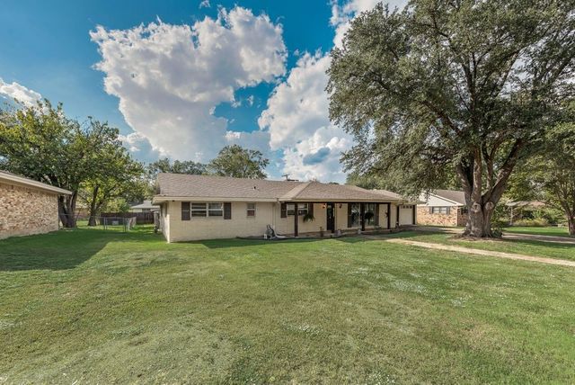 6302 Buena Vista Drive, Greenville, TX 75402