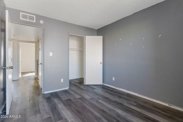 4862 W ROSE Lane, Glendale, AZ 85301