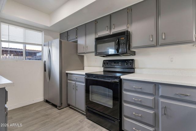 4862 W ROSE Lane, Glendale, AZ 85301