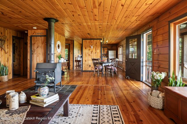 2 Greenfield Court, Chatham, NY 12037