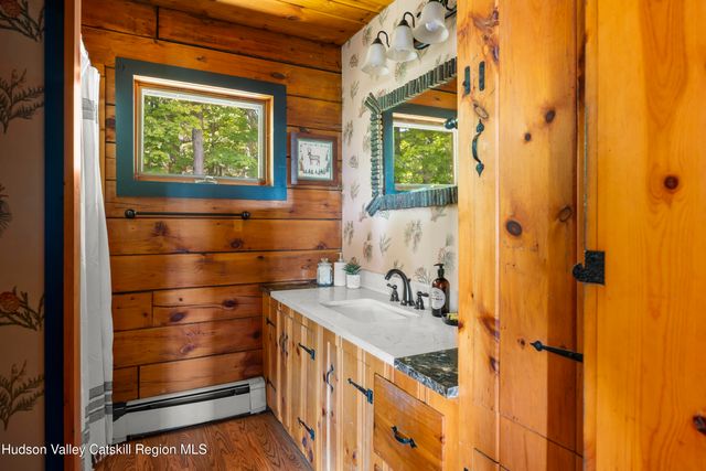 2 Greenfield Court, Chatham, NY 12037