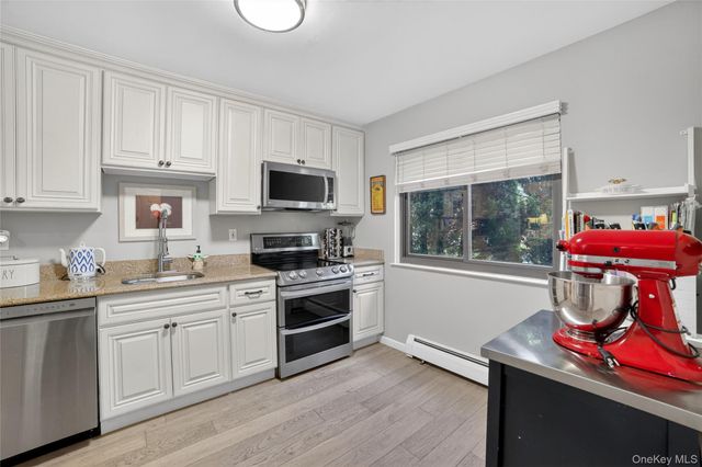 218 Tree Top Crescent, Rye Brook, NY 10573