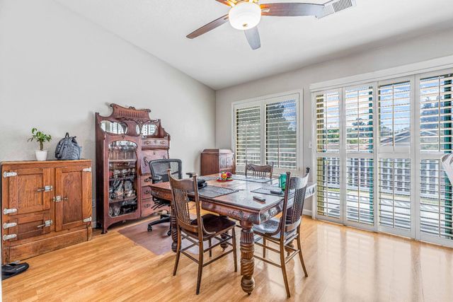 7003 Royal Links Dr, Riverbank, CA 95367