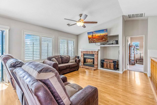 7003 Royal Links Dr, Riverbank, CA 95367