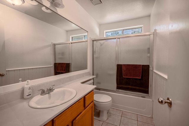 7003 Royal Links Dr, Riverbank, CA 95367
