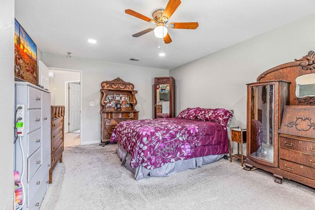 7003 Royal Links Dr, Riverbank, CA 95367