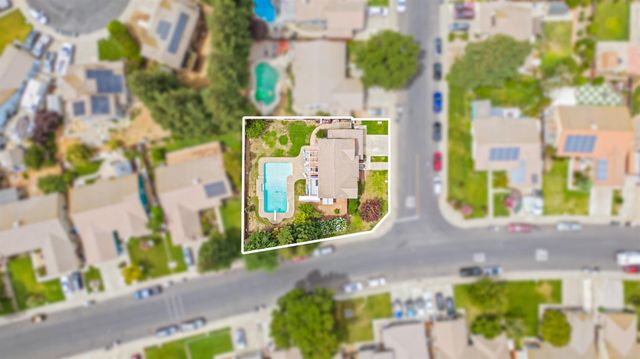 7003 Royal Links Dr, Riverbank, CA 95367