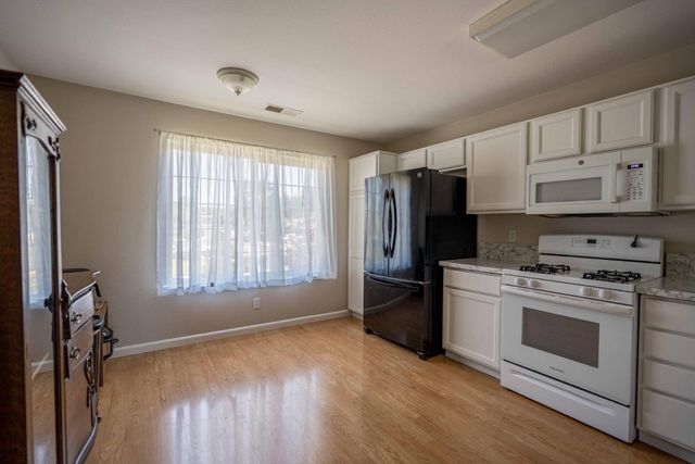 7003 Royal Links Dr, Riverbank, CA 95367