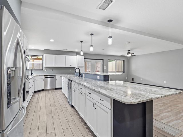 6405 Sonrisa Place NE, Albuquerque, NM 87113