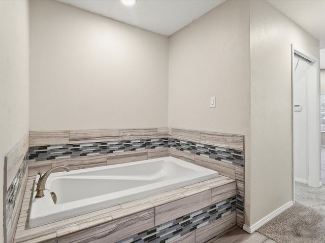 6405 Sonrisa Place NE, Albuquerque, NM 87113