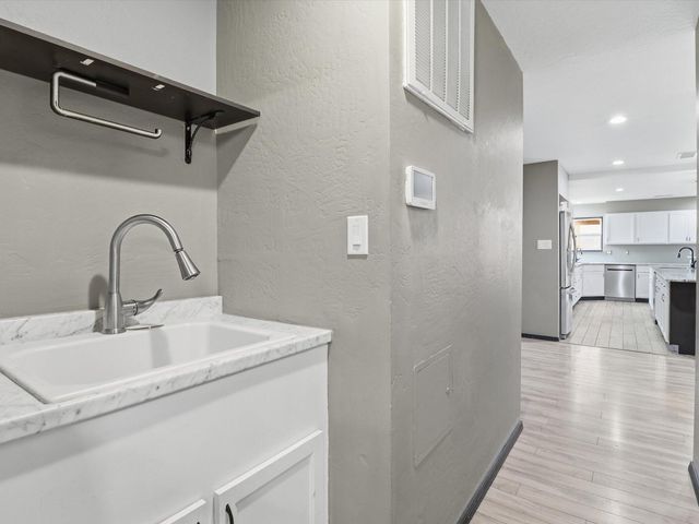 6405 Sonrisa Place NE, Albuquerque, NM 87113