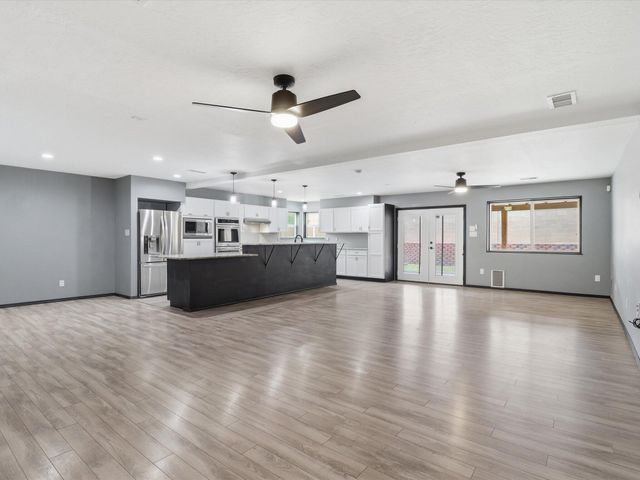 6405 Sonrisa Place NE, Albuquerque, NM 87113