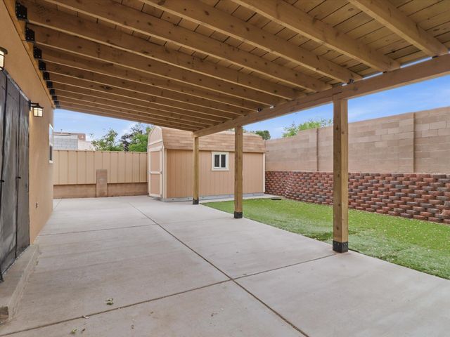 6405 Sonrisa Place NE, Albuquerque, NM 87113