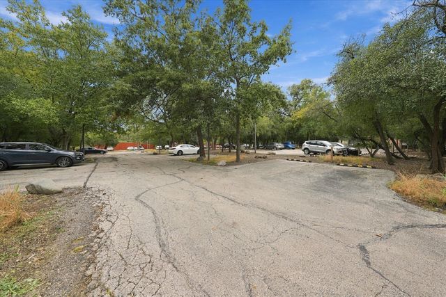6020 Oakwood Drive 4A, Lisle, IL 60532