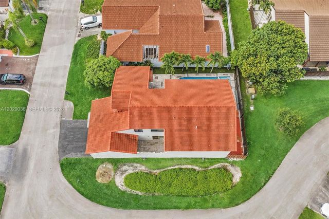 17532 NW 61st CT N, Hialeah, FL 33015