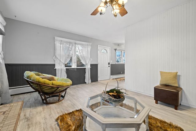 15 Egypt Lane, Clinton, CT 06413