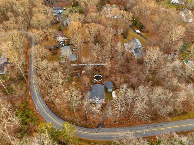 15 Egypt Lane, Clinton, CT 06413