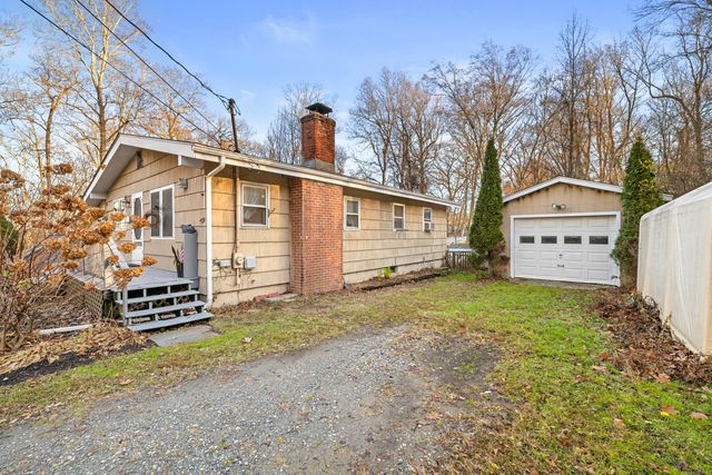 15 Egypt Lane, Clinton, CT 06413
