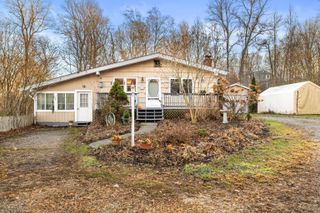 15 Egypt Lane, Clinton, CT 06413